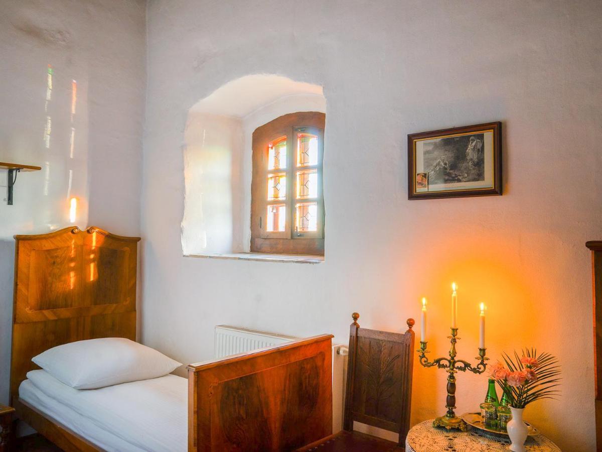 Zamek Rycerski Sobków Exteriér fotografie