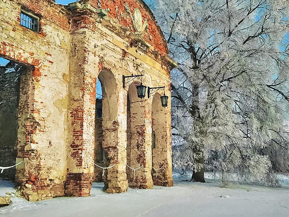 Zamek Rycerski Sobków Exteriér fotografie