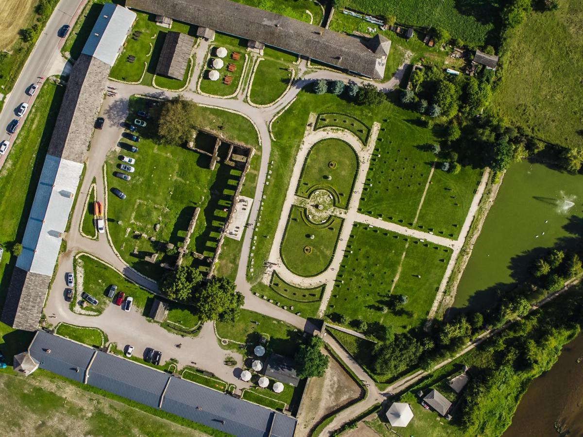 Zamek Rycerski Sobków Exteriér fotografie